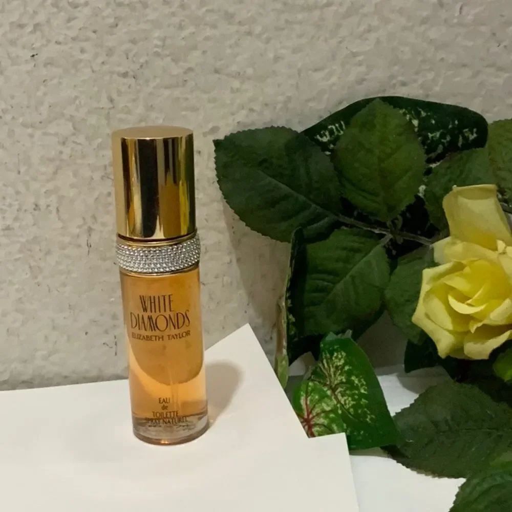 White Diamonds Elizabeth Taylor Eau De Toilet Spray 1 fl oz